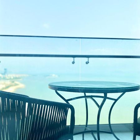 A La Carte Ha Long Apartment By The Beach Bagian luar foto