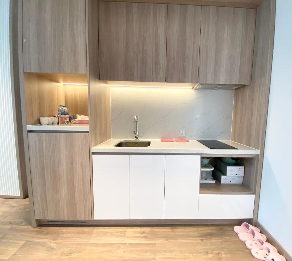 A La Carte Ha Long Apartment By The Beach Bagian luar foto