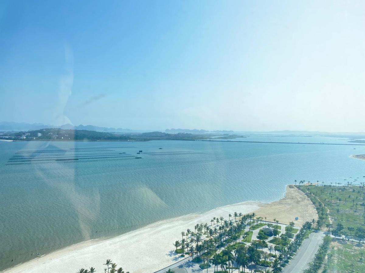 A La Carte Ha Long Apartment By The Beach Bagian luar foto