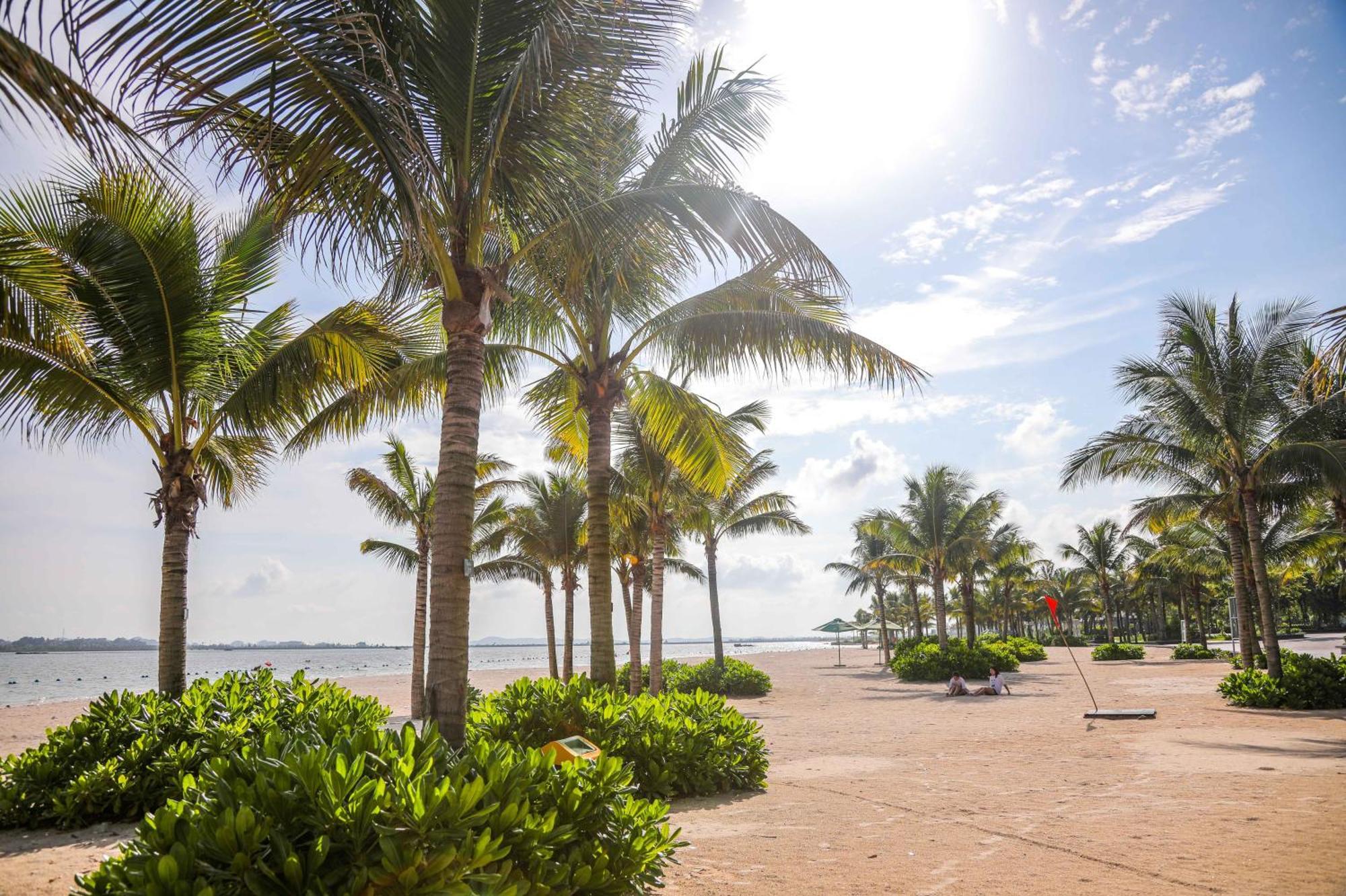 A La Carte Ha Long Apartment By The Beach Bagian luar foto