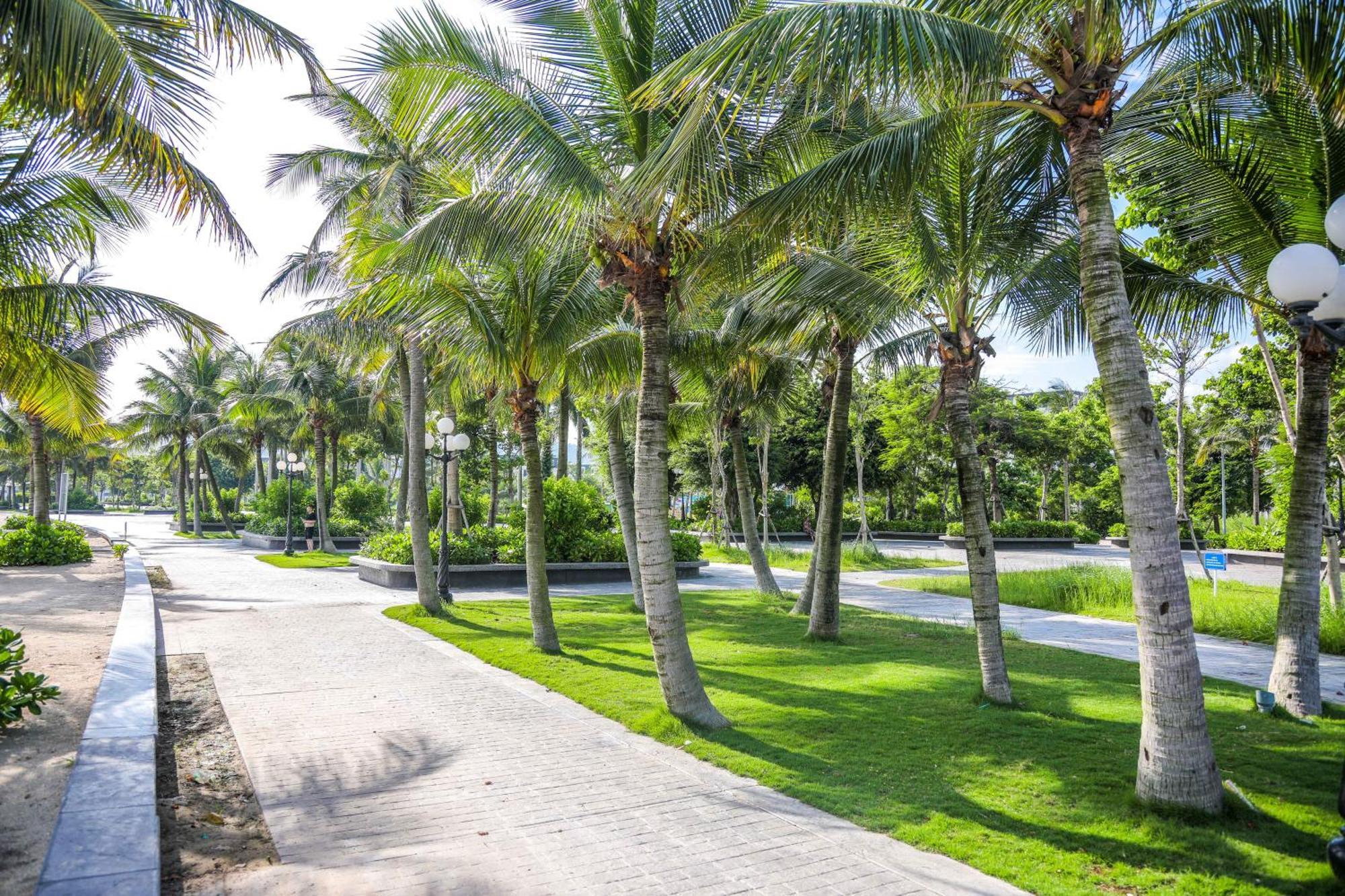 A La Carte Ha Long Apartment By The Beach Bagian luar foto