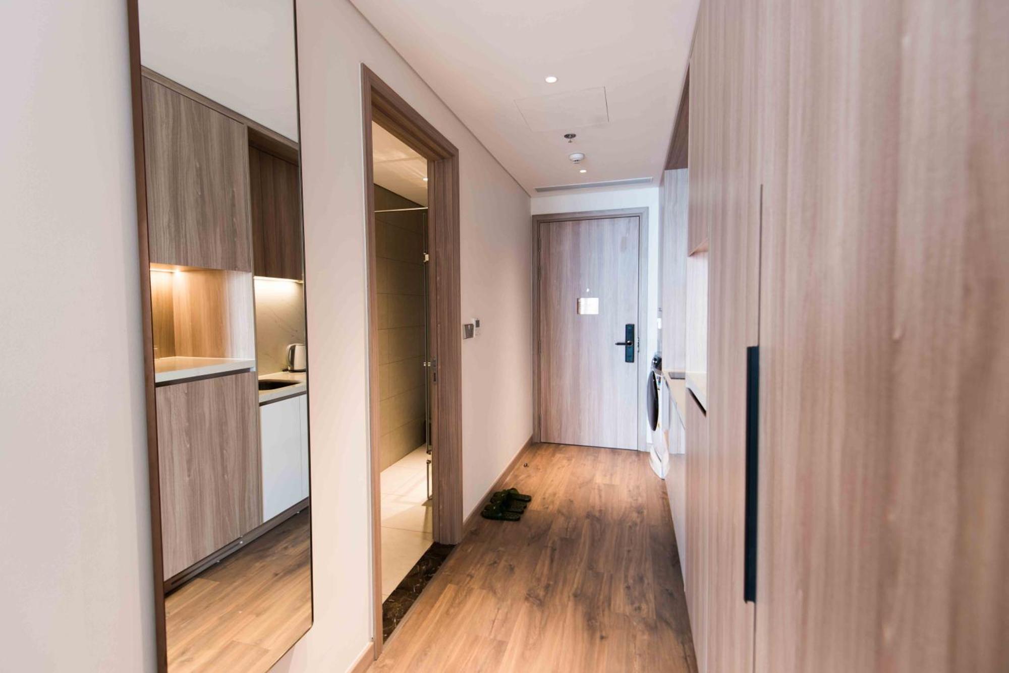 A La Carte Ha Long Apartment By The Beach Bagian luar foto