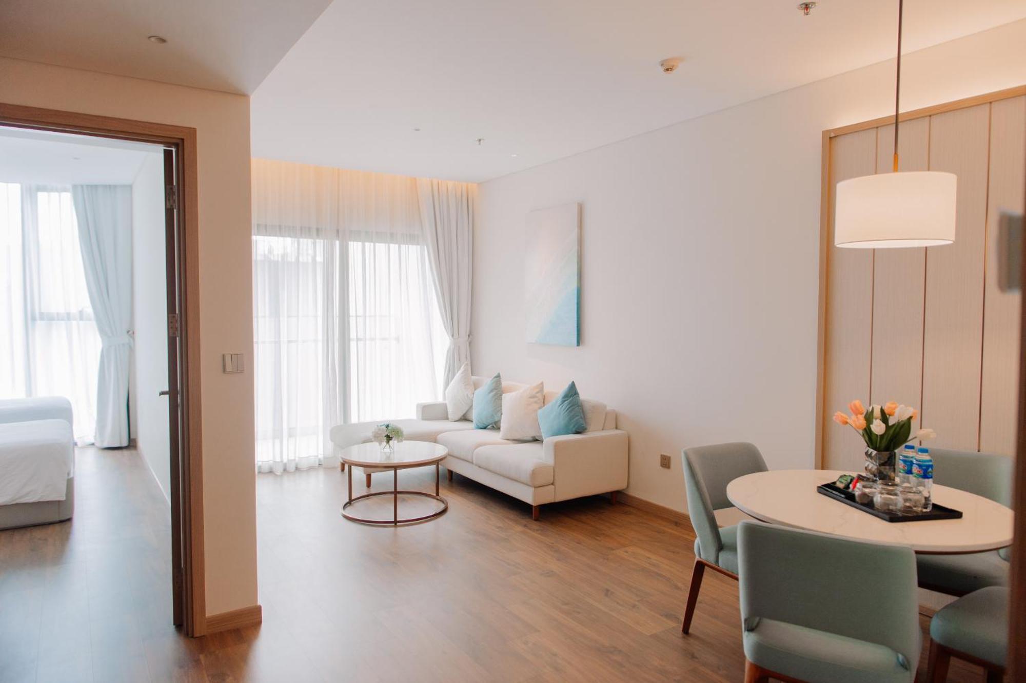 A La Carte Ha Long Apartment By The Beach Bagian luar foto