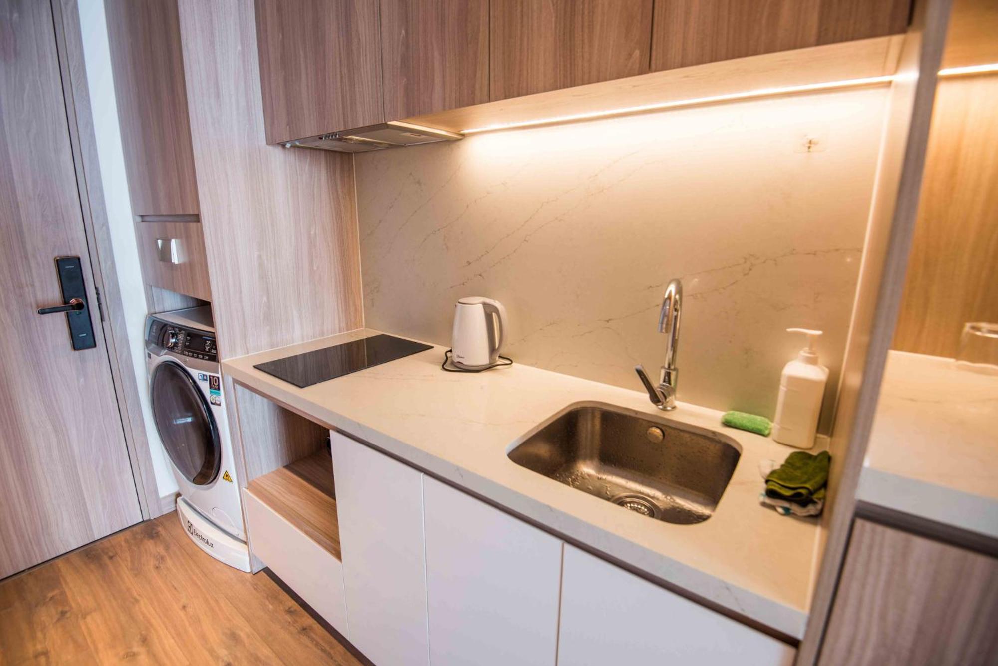 A La Carte Ha Long Apartment By The Beach Bagian luar foto