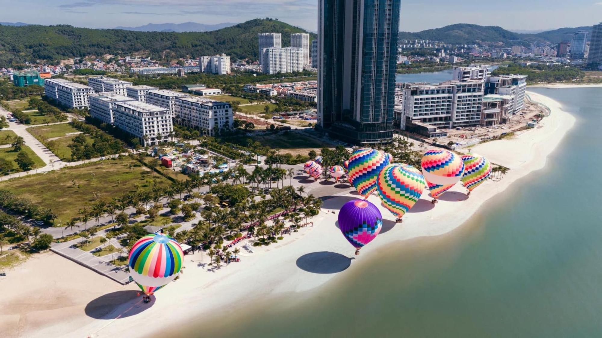 A La Carte Ha Long Apartment By The Beach Bagian luar foto