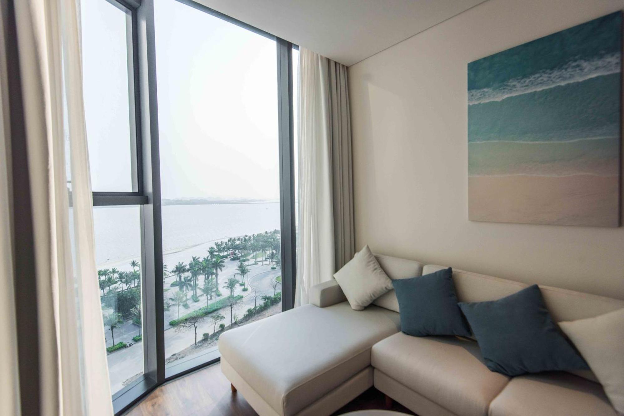 A La Carte Ha Long Apartment By The Beach Bagian luar foto