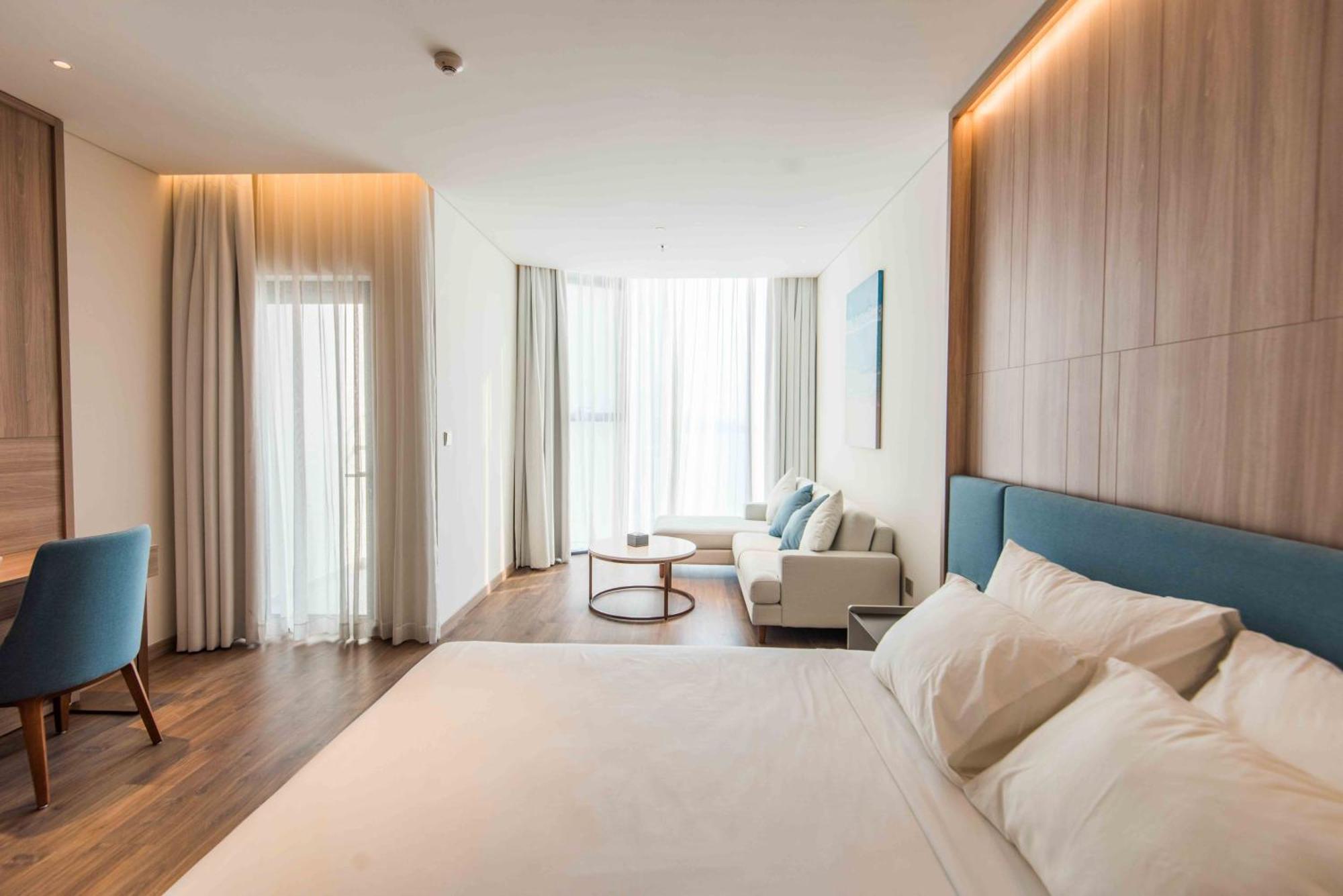 A La Carte Ha Long Apartment By The Beach Bagian luar foto