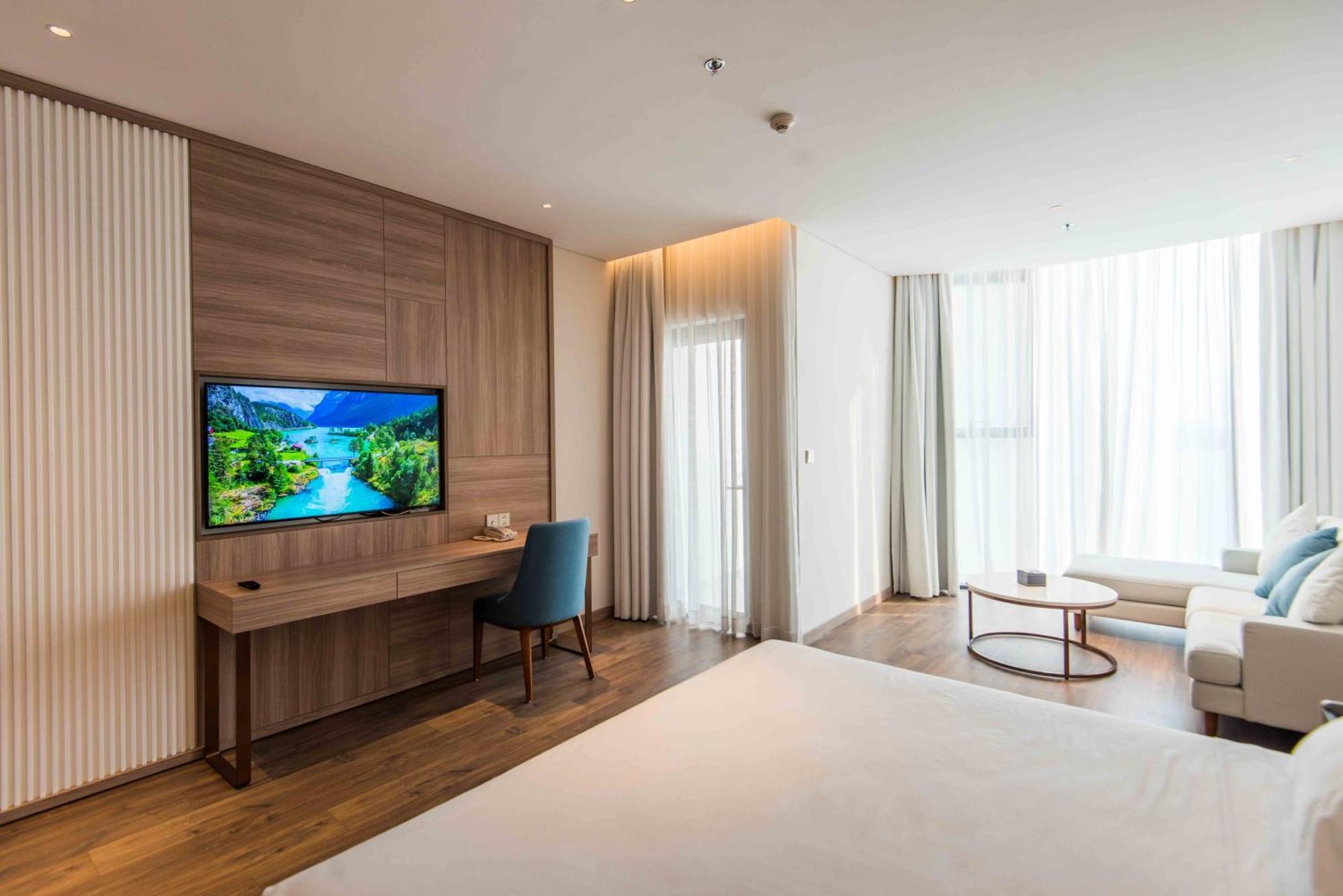 A La Carte Ha Long Apartment By The Beach Bagian luar foto